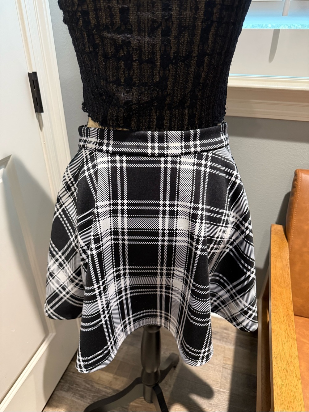 Hot Topic Black and White Plaid Skater Skirt with Front Ring Zip - Picture 5 of 5